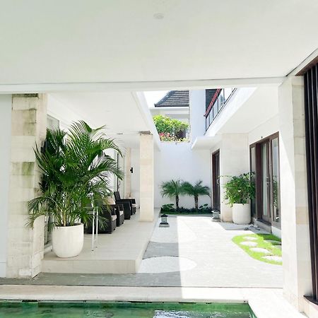Apple Villas & Apartments Kerobokan  Exterior photo
