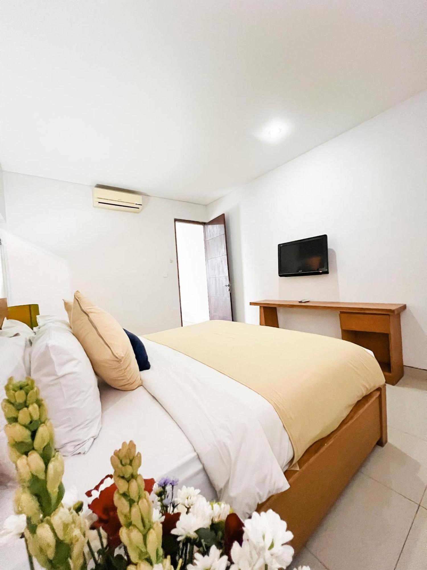 Apple Villas & Apartments Kerobokan  Exterior photo