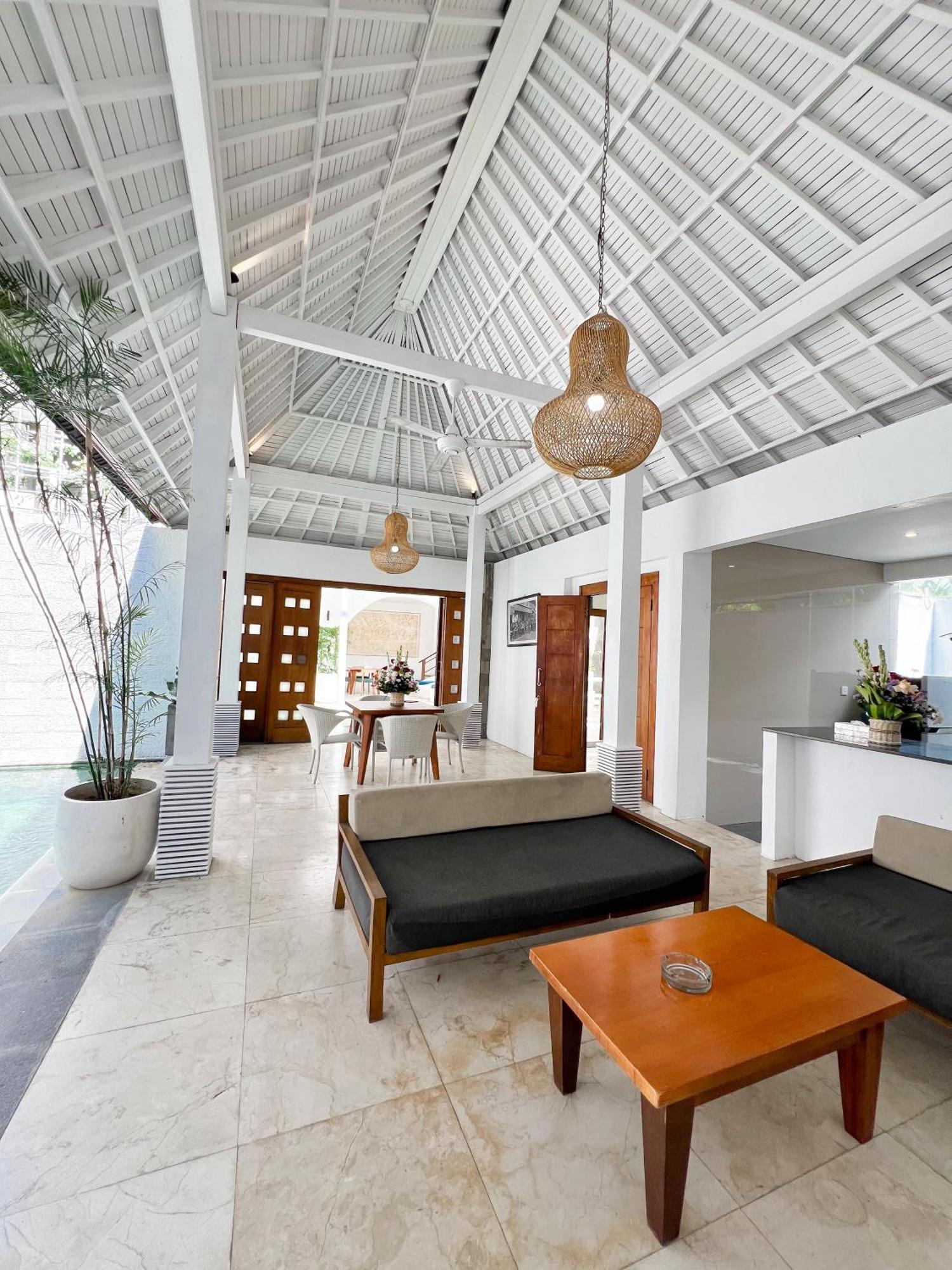 Apple Villas & Apartments Kerobokan  Exterior photo