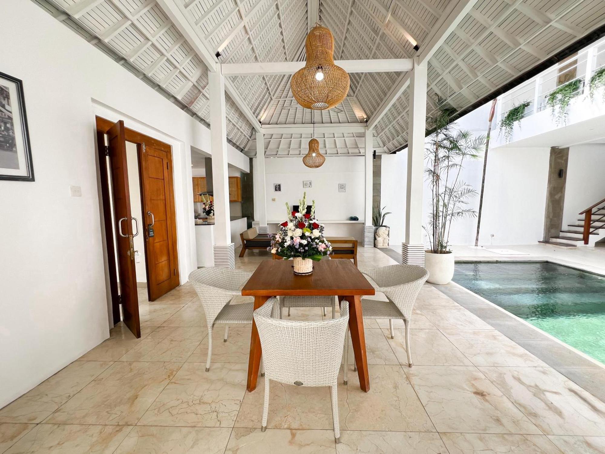 Apple Villas & Apartments Kerobokan  Exterior photo