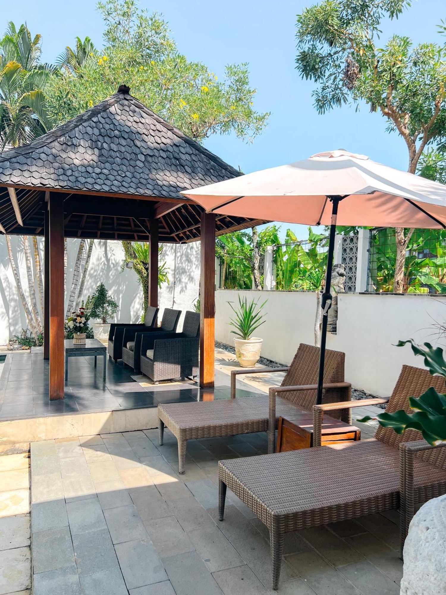Apple Villas & Apartments Kerobokan  Exterior photo