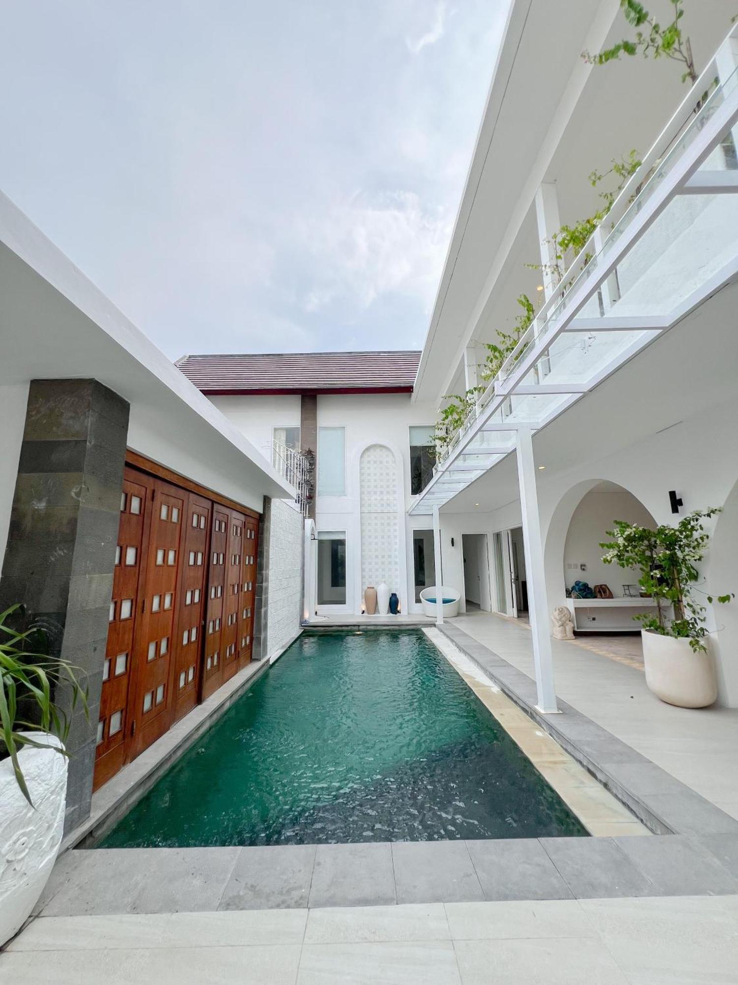Apple Villas & Apartments Kerobokan  Exterior photo